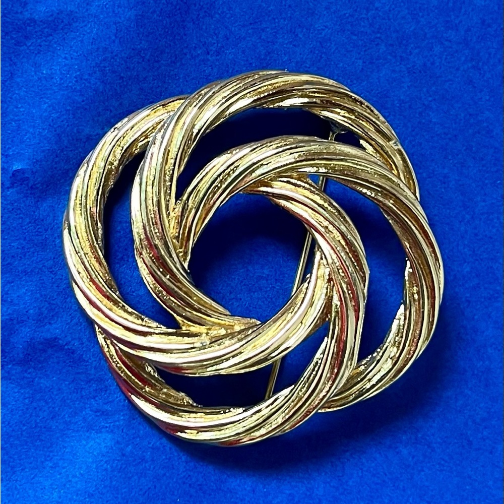 Vintage Monet brooch gold tone jewelry EUC
